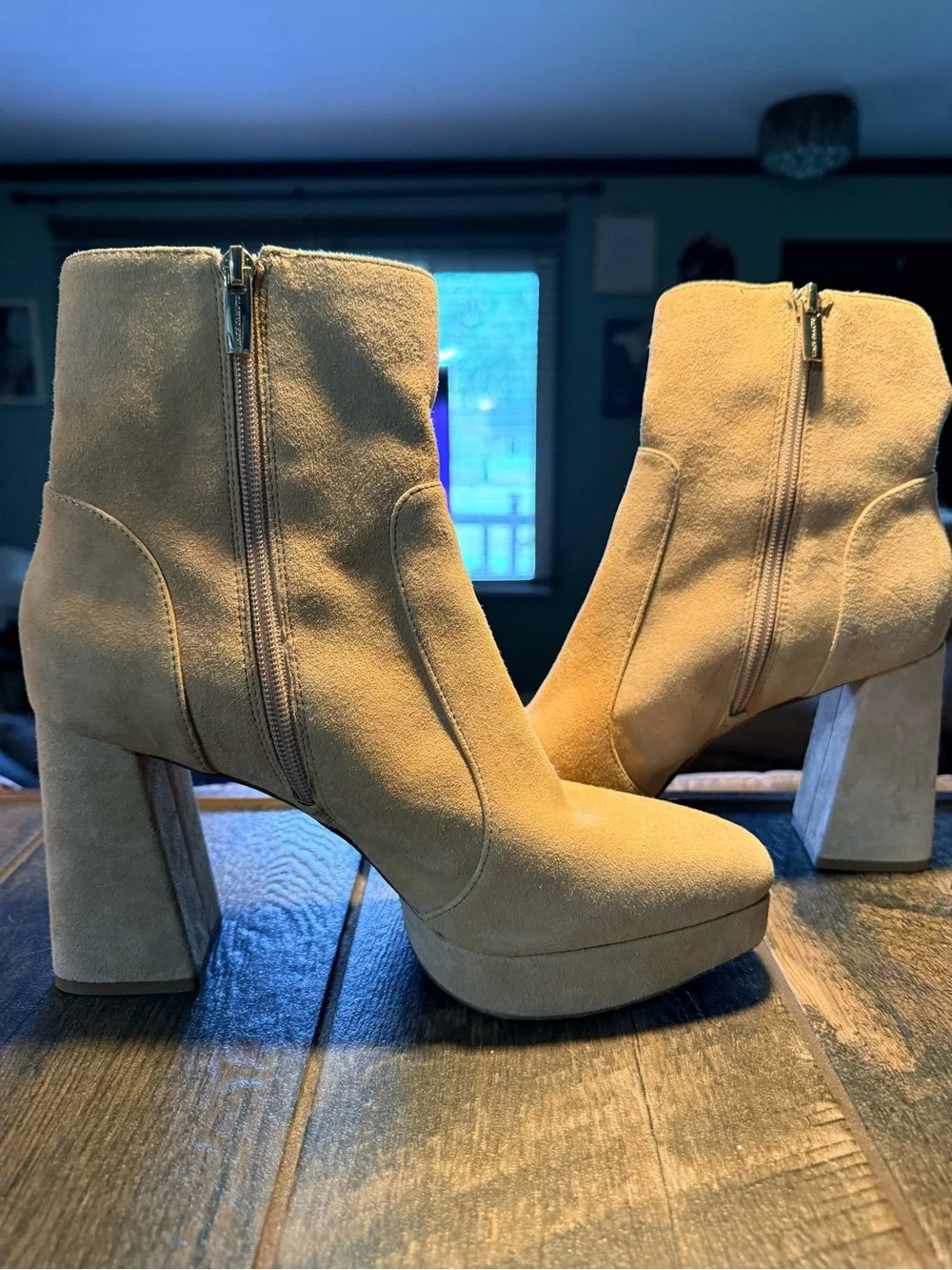 Vince Camuto vince camuto